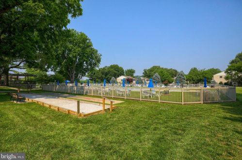 185 Valleybrook Dr, Lancaster PA  17601-4620 exterior