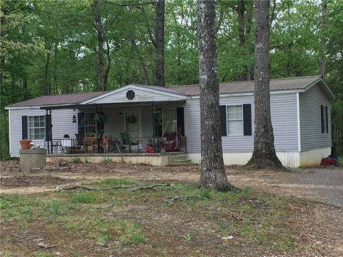 302 Arcadia Rd, Randleman, NC 27317-7102