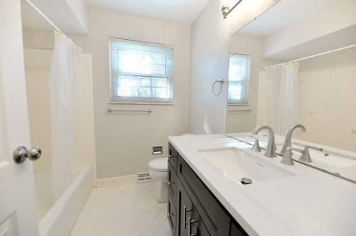2577 Cranbrook Dr, Cincinnati OH  45231-1108 exterior