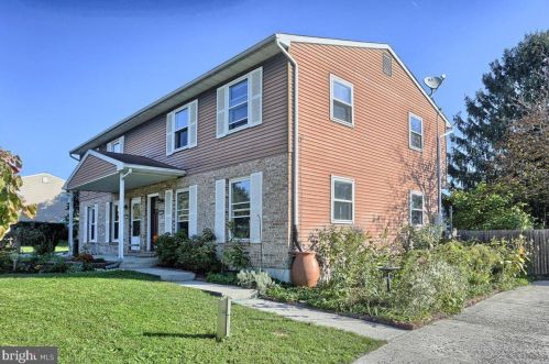 1891 Esther Dr, Carlisle PA  17013-1086 exterior