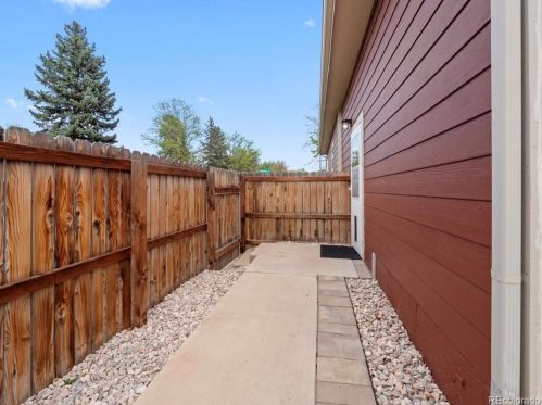 3001 Clarkson St, Englewood CO  80113-1707 exterior