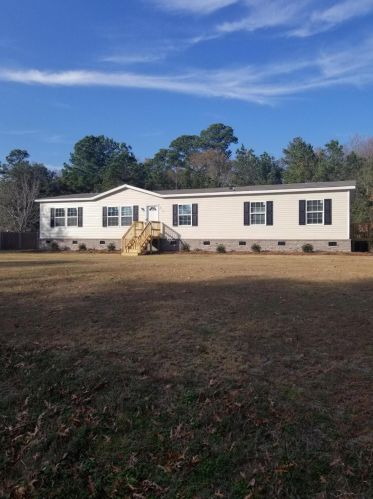 612 Barn Rd, Bonneau, SC 29431-8425