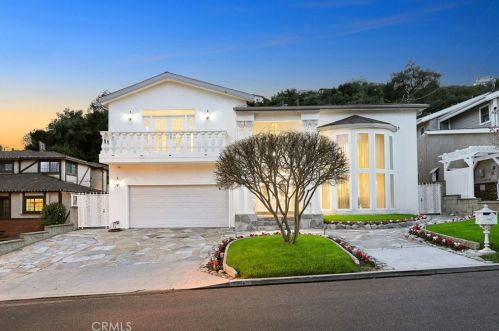 1468 Hillside Dr, Glendale CA  91208-2417 exterior