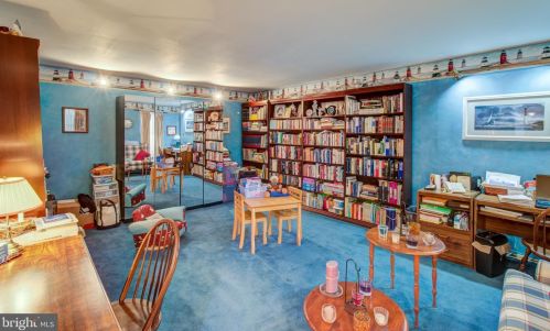 11 Cavalier Dr, Trenton NJ  08619-1357 exterior