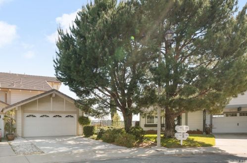 6086 Silverspur Trl, Anaheim CA  92807-4728 exterior