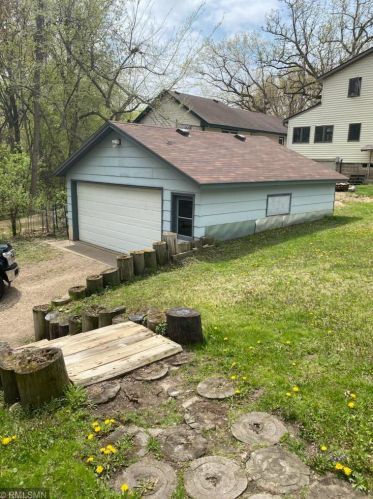 321 Paddington Rd, Willernie, MN 55090-7705