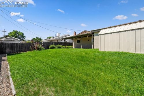 2040 Oakwood Ln, Pueblo CO  81005-2531 exterior