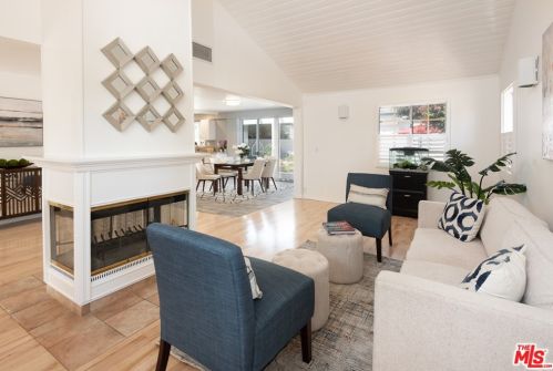 4553 Tobias Ave, Van Nuys, CA 91403-2822