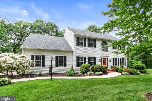 2645 Sky Top Trl, York, PA 17315-2535