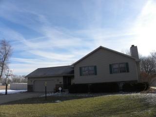 605 East St, Hilltop, IL 61753-1037