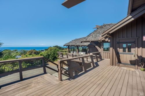 45280 Mar Vista Dr, Mendocino, CA 95460-9763