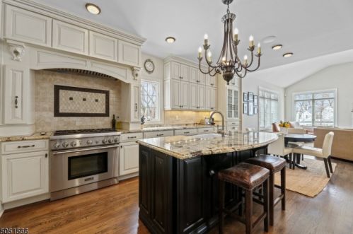 13 Rock Ln, Mountain Lakes, NJ 07046-1198