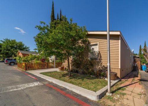 113 Sunset Dr, Vacaville, CA 95687-4004