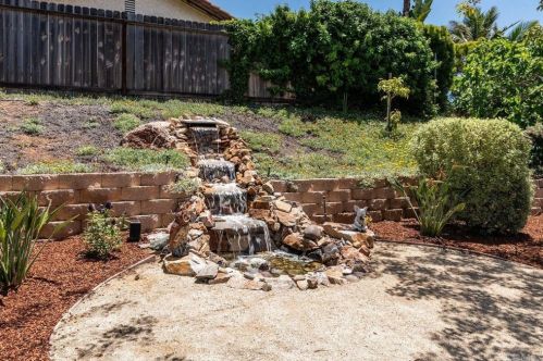 2004 Troy Pl, Vista CA  92084-4831 exterior