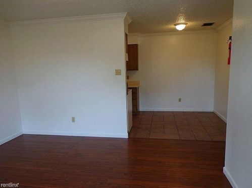 808 Eberhart Ln, Austin TX  78745-2993 exterior