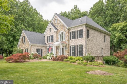 2512 Hobbits Ln, Davidsonville, MD 21035-2042