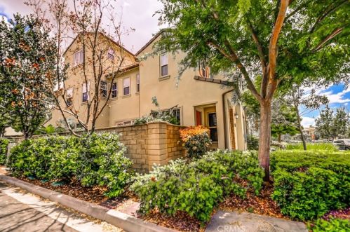 68 Prickly Pear, Irvine CA  92618-8856 exterior