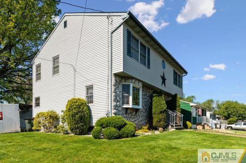 106 Summit Ave, Sewaren, NJ 07077-1218