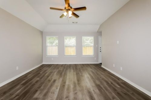 5051 Rifle Rd, Conroe TX  77303-1626 exterior