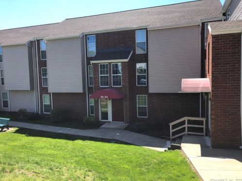 22 Heather Rdg, Huntington, CT 06484-4682