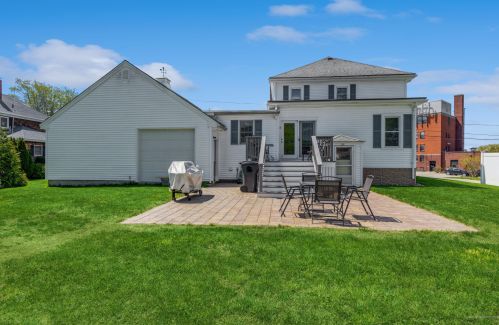 16 Amherst St, Biddeford, ME 04005-2916