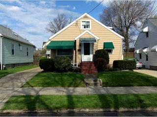 3322 Chapin St, Erie, PA 16508-2706