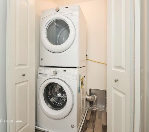 1108 Alta Vista Dr, Pingree Grove IL  60140-2058 exterior