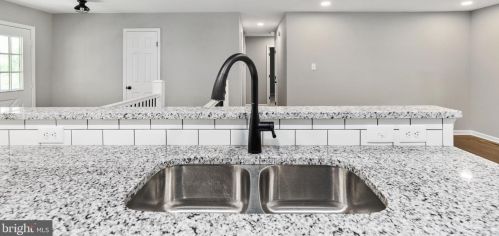 14676 Alps Dr, Woodbridge VA  22193-3322 exterior