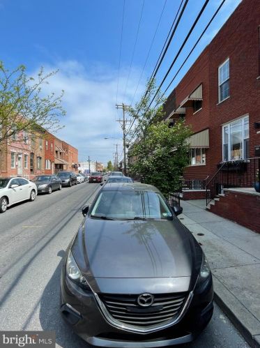 2425 10th St, Philadelphia, PA 19133-1614