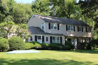 10 Crane Rd, Tokeneke, CT 06820-5808