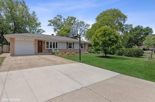 411 Burlington Ave, Willowbrook IL  60514-1109 exterior