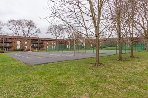 1053 Ogden Ave, Naperville IL  60563-2912 exterior