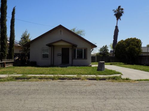 1273 Dos Palos Ave, Dos Palos, CA 93620-2209