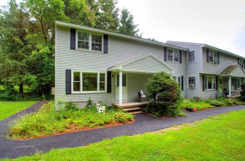 35 Boulder Dr, Londonderry, NH 03053-3743