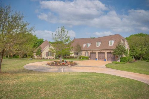 5917 Silver Rock Ln, Fort Worth, TX 76135-5305