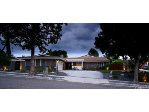 4104 Magna Carta Rd, Calabasas, CA 91302-5723