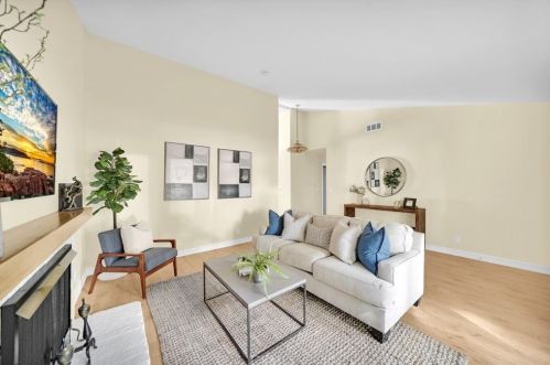 1617 Aspen St, Santa Ana CA  92705-6903 exterior