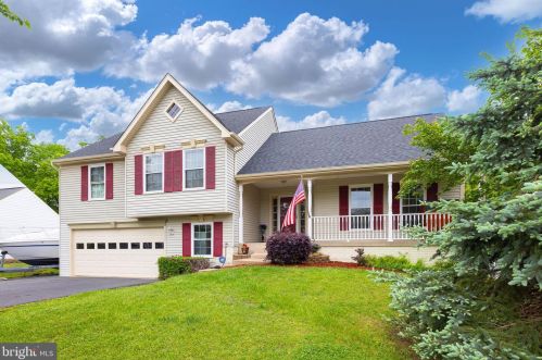 8003 Blossom Wood Ct, Fredericksburg, VA 22407-7320