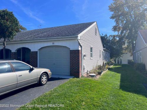 51 Red Hill Rd, Lakehurst, NJ 08759-6621