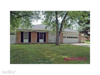 1135 Roseway Dr, Indianapolis IN  46219-3920 exterior