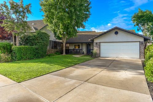 13 Pelican Pl, Valley Springs, CA 95252-8740