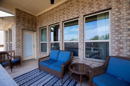 676 Catalina Ln, Austin TX  78737-4715 exterior