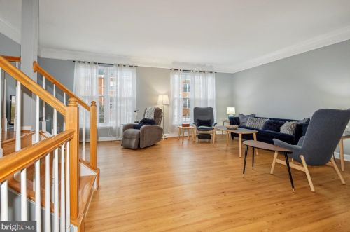12914 Wood Crescent Cir, Herndon, VA 20171-2801