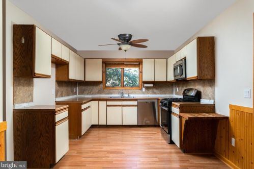 1 Boleyn Ct, Trenton NJ exterior