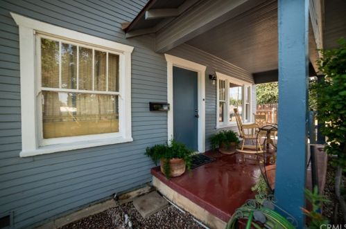 2737 D St, La Verne, CA 91750-4420