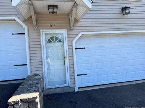 180 Grilleytown Rd, Waterbury, CT 06704-5405