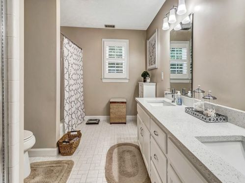 3217 Henderson Walk, Atlanta GA  30340-4327 exterior