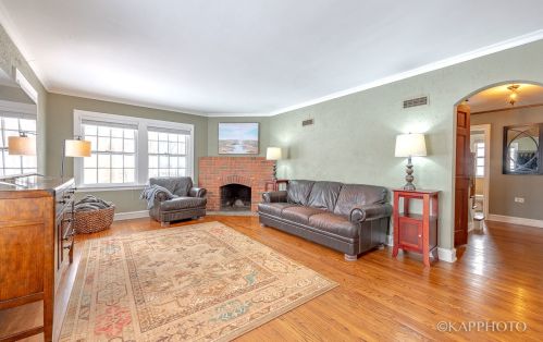 309 Harding Ave, Des Plaines, IL 60016-2914