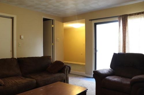 155 Rathbun St, Coventry, RI 02816-5835