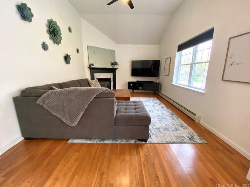 560 Wood Duck Dr, Torrington CT  06790-2587 exterior
